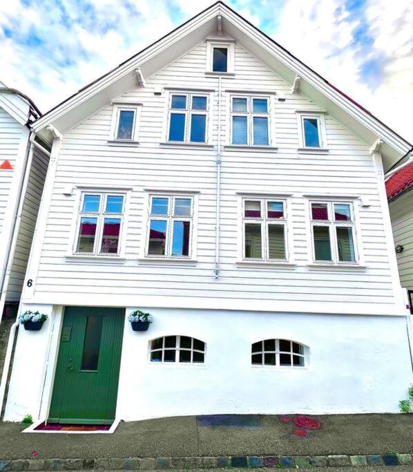 The Green Door H2 Ставангер Екстериор снимка